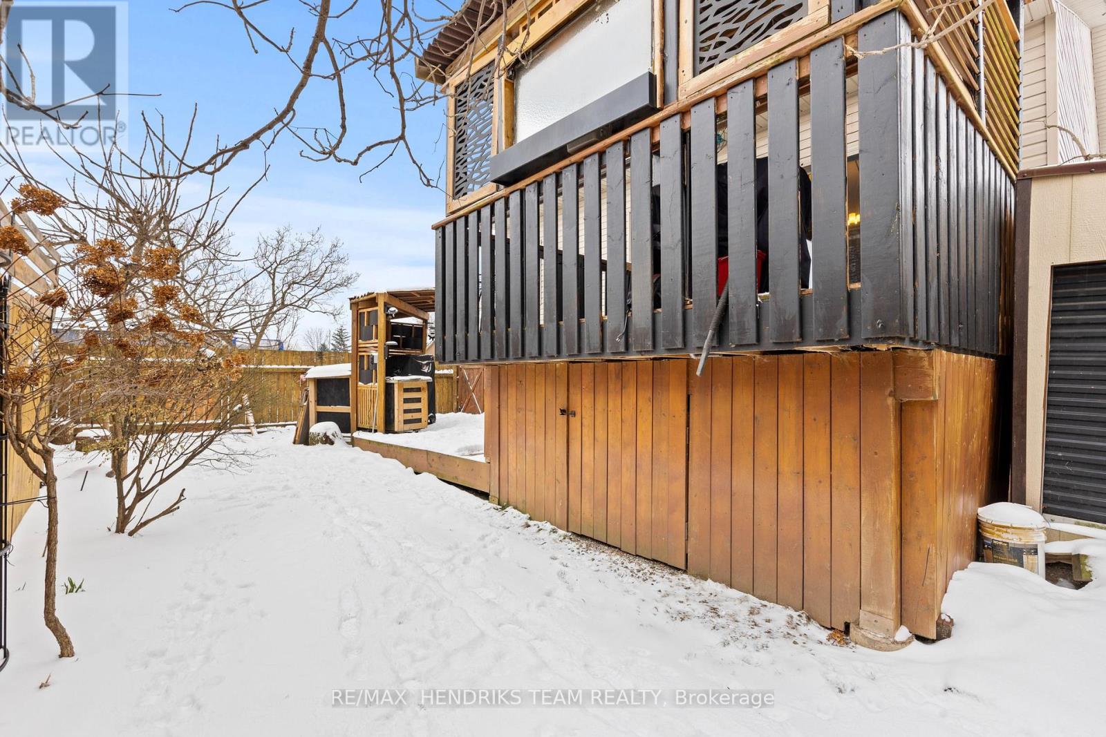 379 Michael Drive, Welland, Ontario  L3C 0A5 - Photo 38 - X12642632