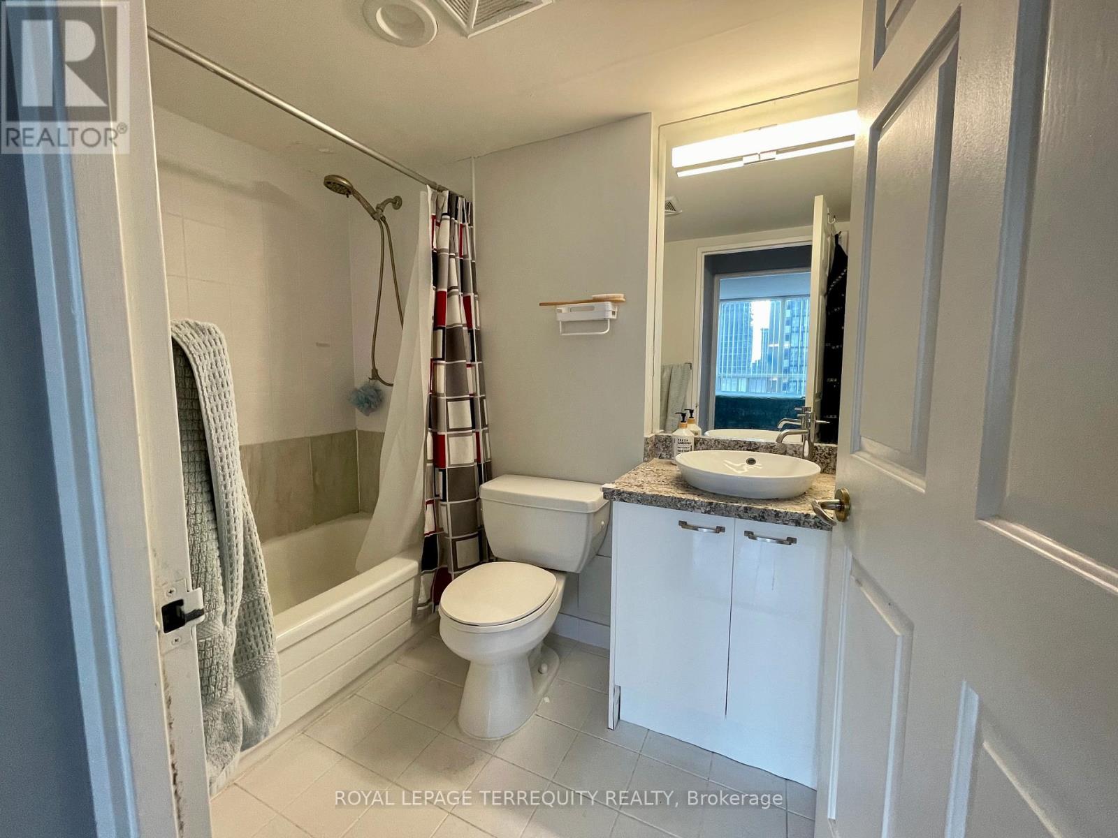 1009 - 30 Greenfield Avenue, Toronto, Ontario  M2N 6N3 - Photo 13 - C12596982