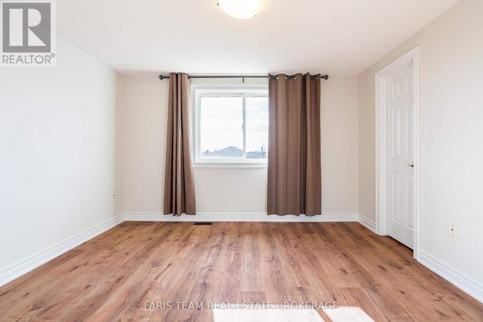 197 Dunsmore Lane, Barrie, Ontario  L4M 6Z8 - Photo 14 - S12577696