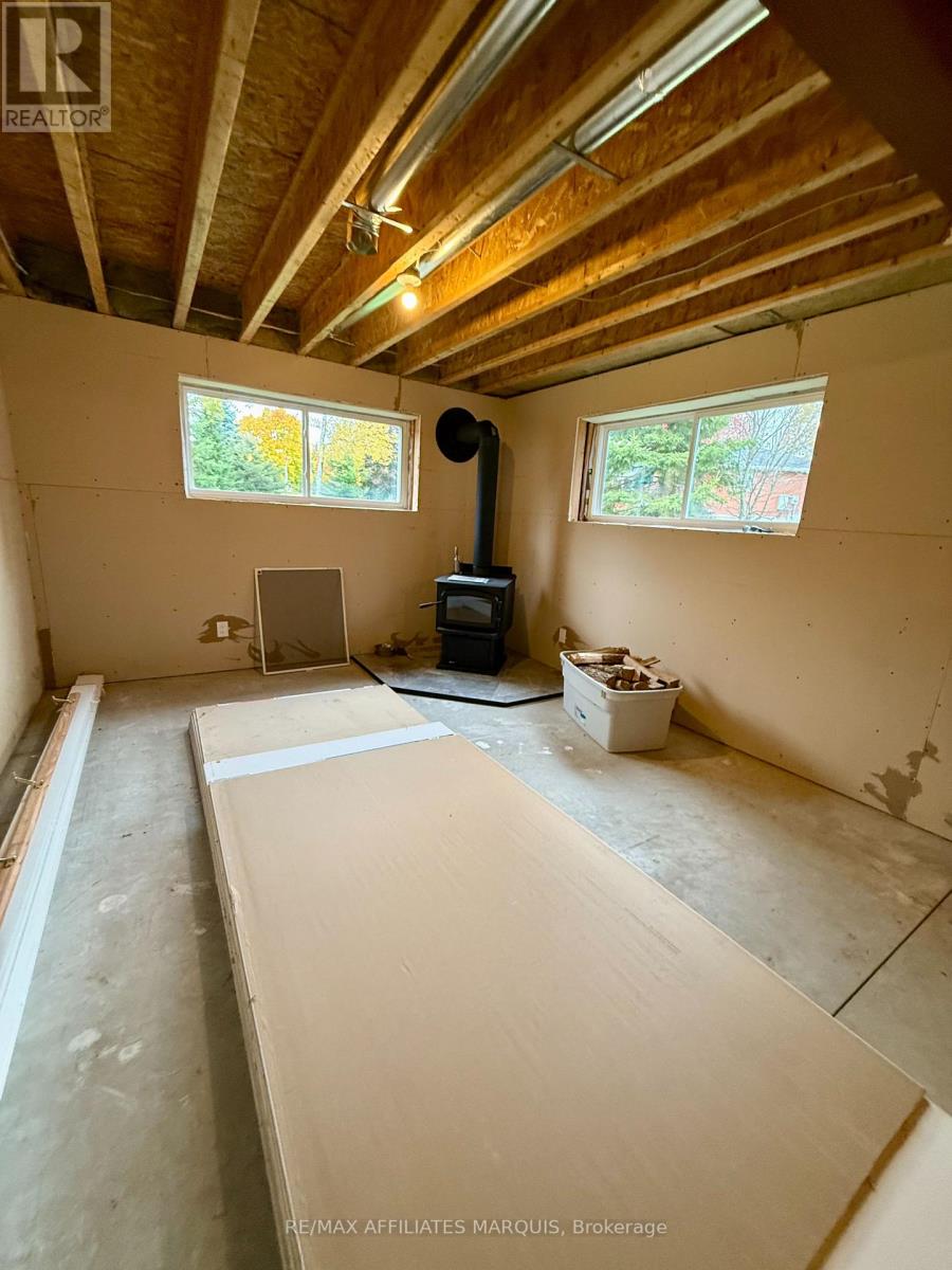 23 Tudor Circle, Rideau Lakes, Ontario  K0G 1L0 - Photo 37 - X12474552