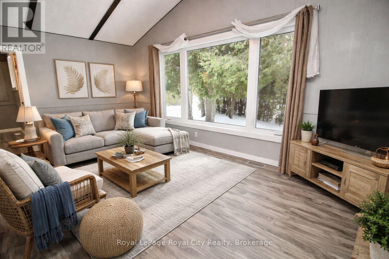 4616 6 Highway, Northern Bruce Peninsula, Ontario  N0H 1Z0 - Photo 10 - X12642652