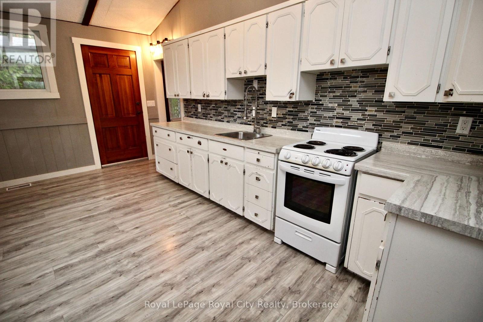 4616 6 Highway, Northern Bruce Peninsula, Ontario  N0H 1Z0 - Photo 5 - X12642652