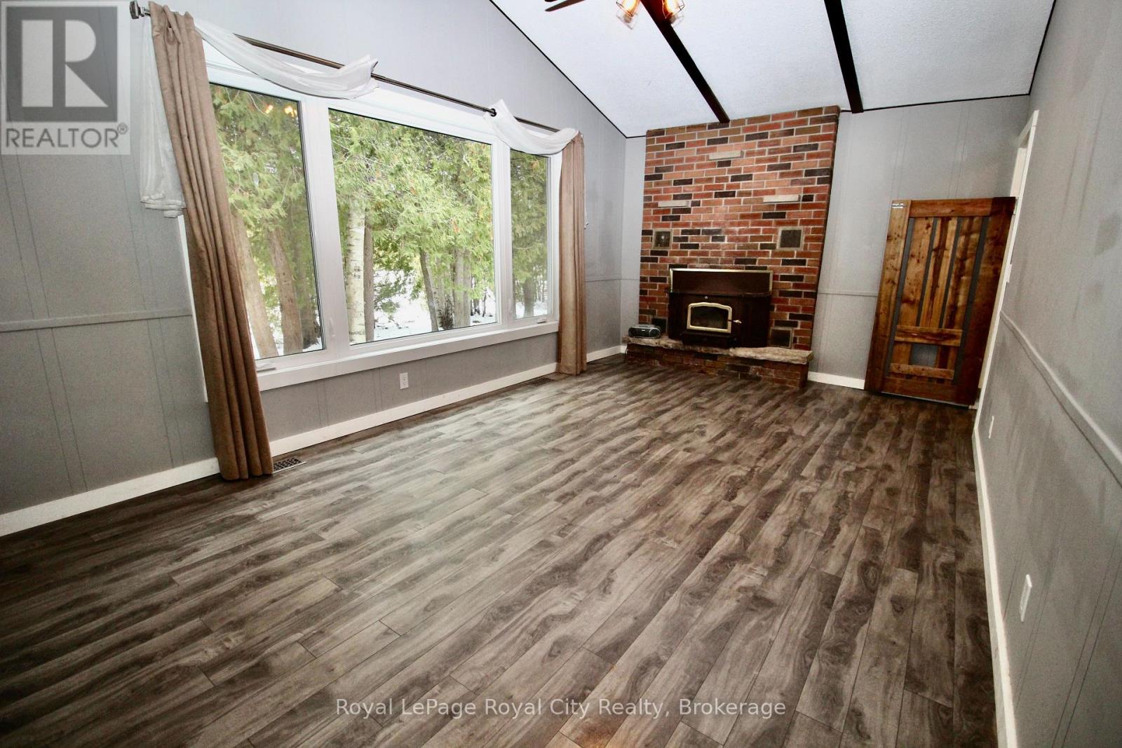 4616 6 Highway, Northern Bruce Peninsula, Ontario  N0H 1Z0 - Photo 7 - X12642652