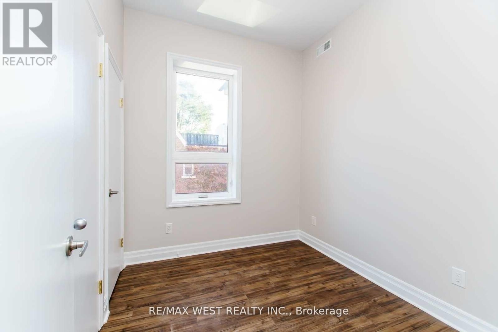 2nd Flr - 13 Grange Avenue, Toronto, Ontario  M5T 1C6 - Photo 13 - C12642622