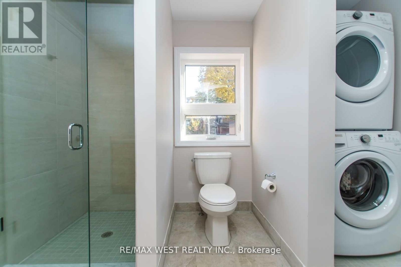 2nd Flr - 13 Grange Avenue, Toronto, Ontario  M5T 1C6 - Photo 8 - C12642622