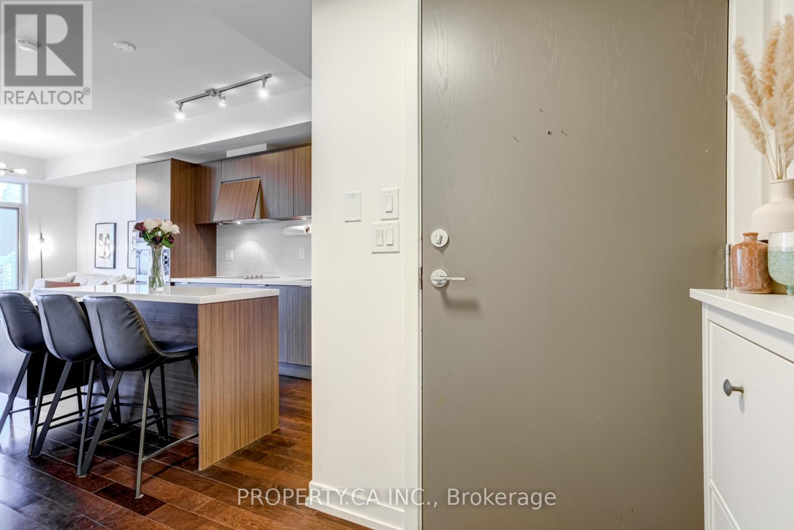 1908 - 21 Widmer Street, Toronto, Ontario  M5V 0B8 - Photo 12 - C12642626