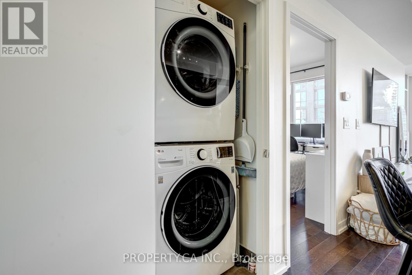 1908 - 21 Widmer Street, Toronto, Ontario  M5V 0B8 - Photo 14 - C12642626