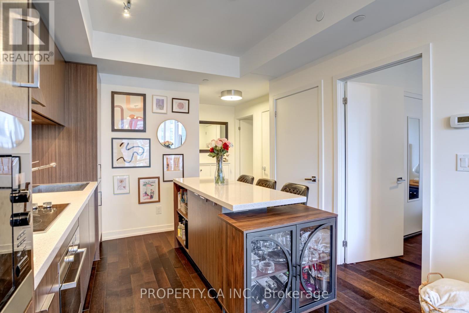 1908 - 21 Widmer Street, Toronto, Ontario  M5V 0B8 - Photo 2 - C12642626