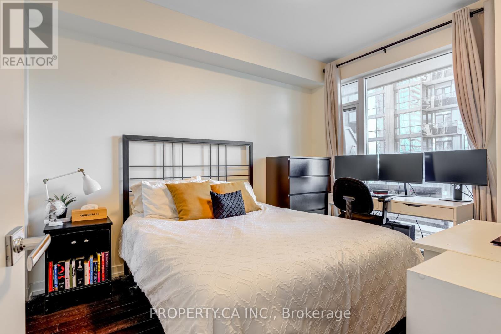 1908 - 21 Widmer Street, Toronto, Ontario  M5V 0B8 - Photo 8 - C12642626