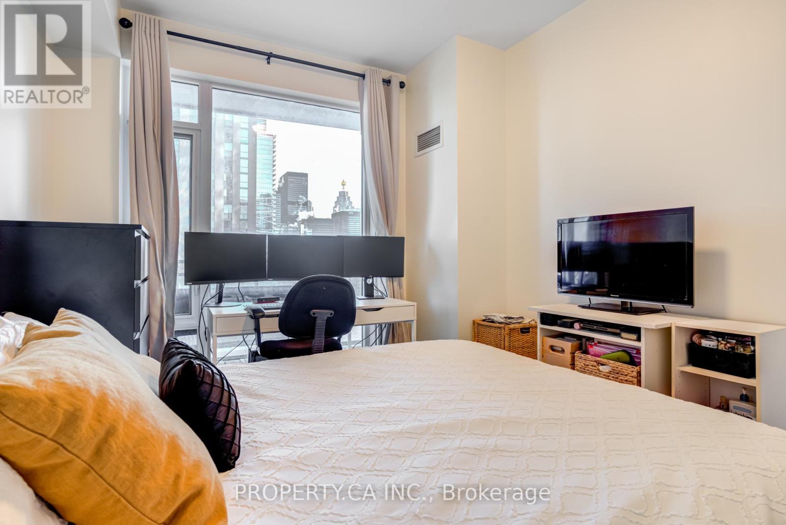 1908 - 21 Widmer Street, Toronto, Ontario  M5V 0B8 - Photo 9 - C12642626