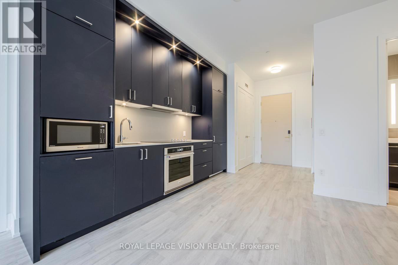 702 - 480 Front Street W, Toronto, Ontario  M5V 0V6 - Photo 2 - C12642630