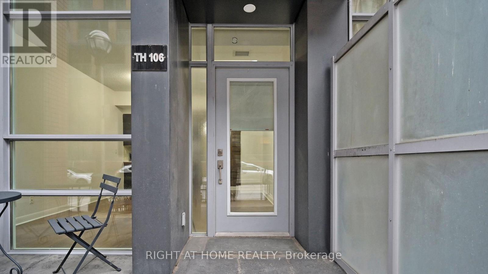 Th106 - 15 Bruyeres Mews, Toronto, Ontario  M5V 0A7 - Photo 28 - C12642638