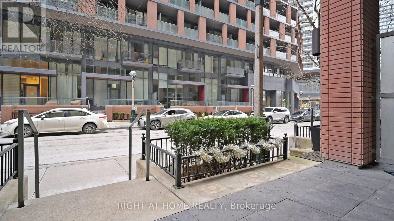 Th106 - 15 Bruyeres Mews, Toronto, Ontario  M5V 0A7 - Photo 29 - C12642638