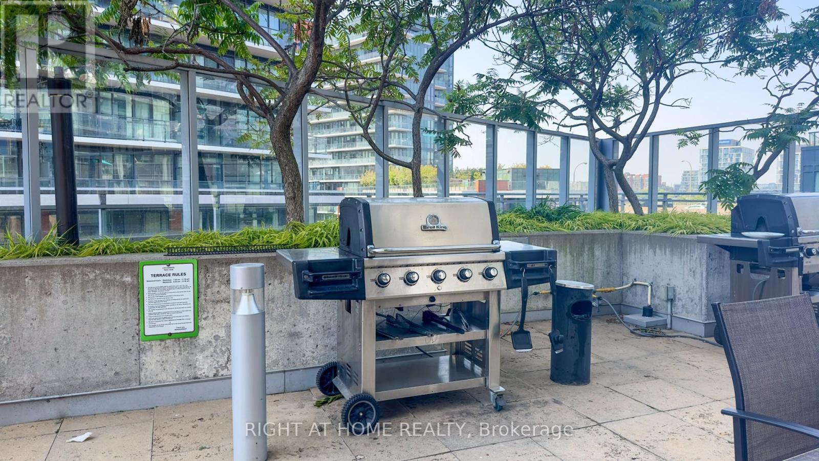 Th106 - 15 Bruyeres Mews, Toronto, Ontario  M5V 0A7 - Photo 41 - C12642638