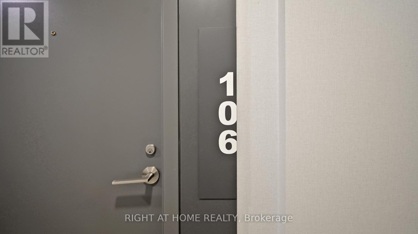 Th106 - 15 Bruyeres Mews, Toronto, Ontario  M5V 0A7 - Photo 9 - C12642638