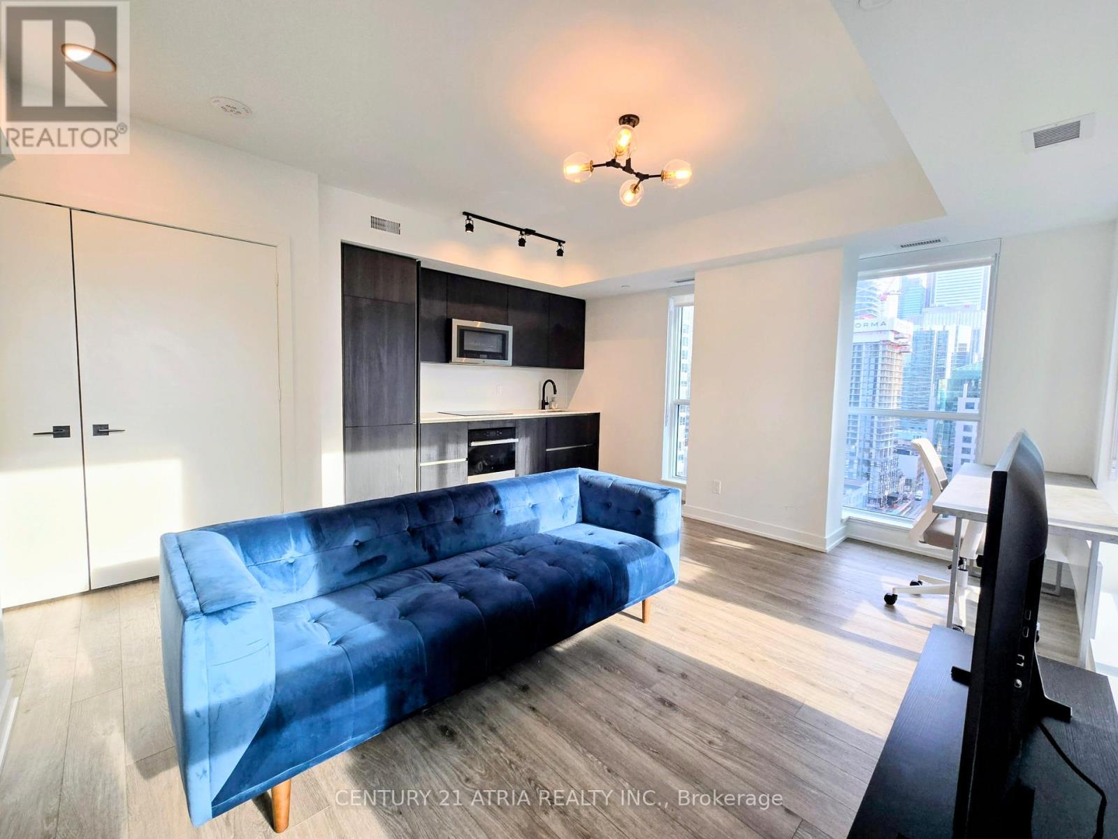 1902 - 327 King Street, Toronto, Ontario  M5V 0W7 - Photo 14 - C12642660