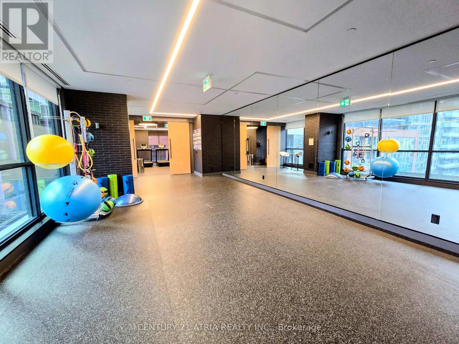 1902 - 327 King Street, Toronto, Ontario  M5V 0W7 - Photo 28 - C12642660