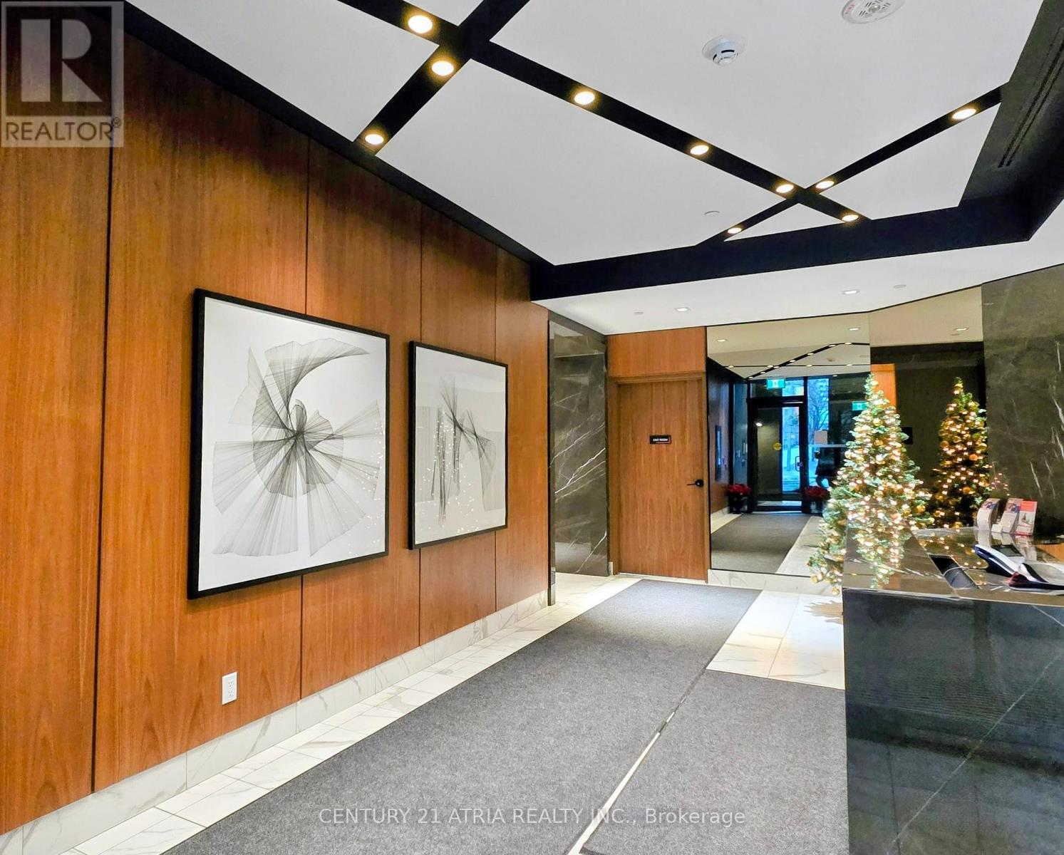 1902 - 327 King Street, Toronto, Ontario  M5V 0W7 - Photo 3 - C12642660