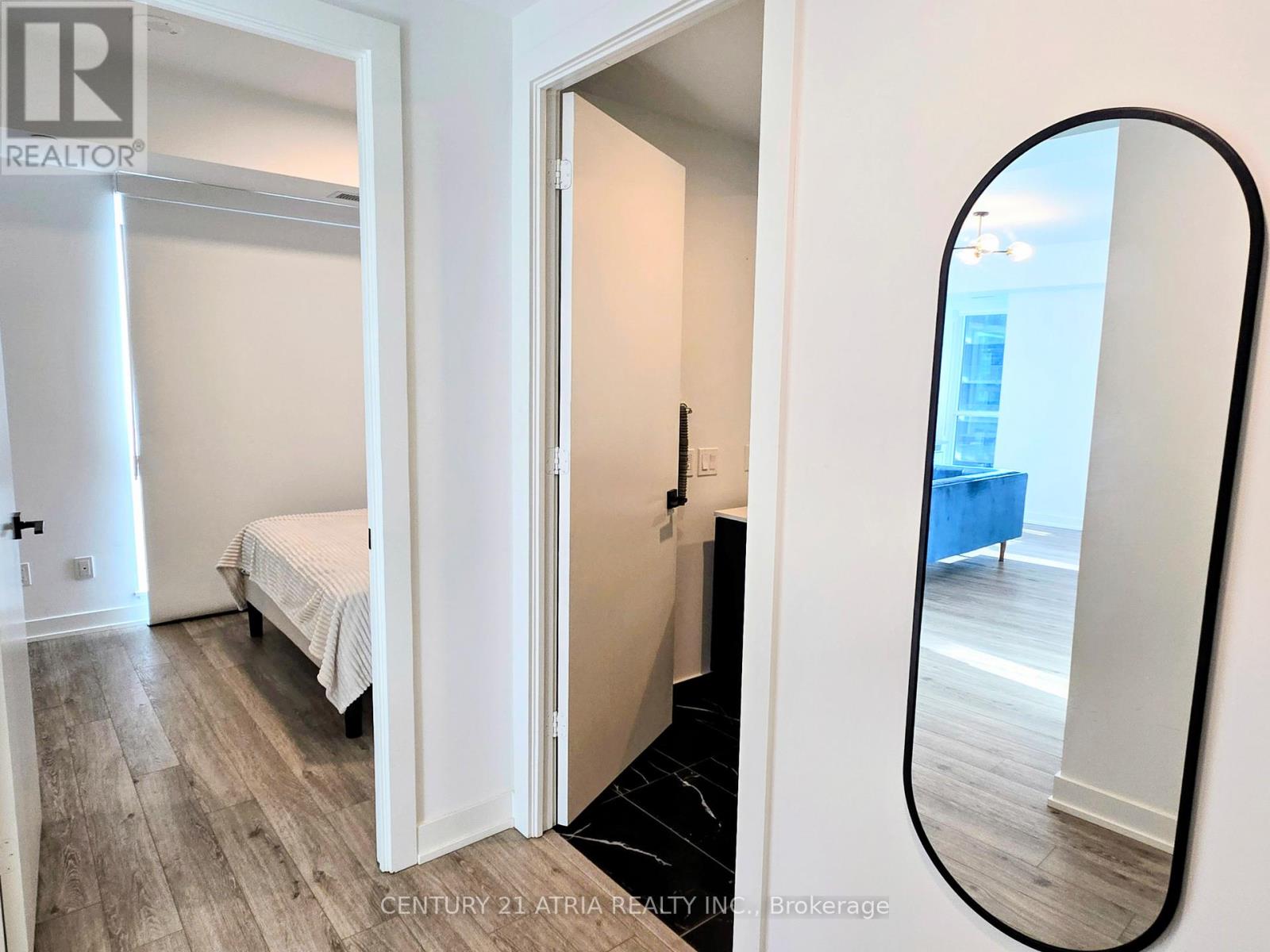 1902 - 327 King Street, Toronto, Ontario  M5V 0W7 - Photo 6 - C12642660