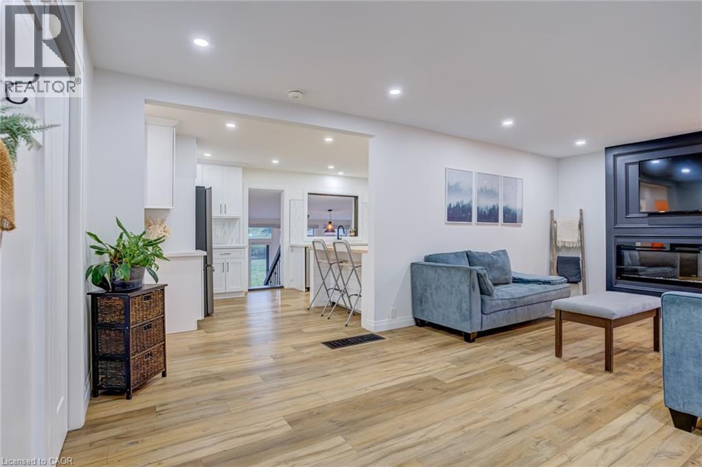 6461 Dickenson Road E, Mount Hope, Ontario  L0R 1W0 - Photo 9 - 40765619