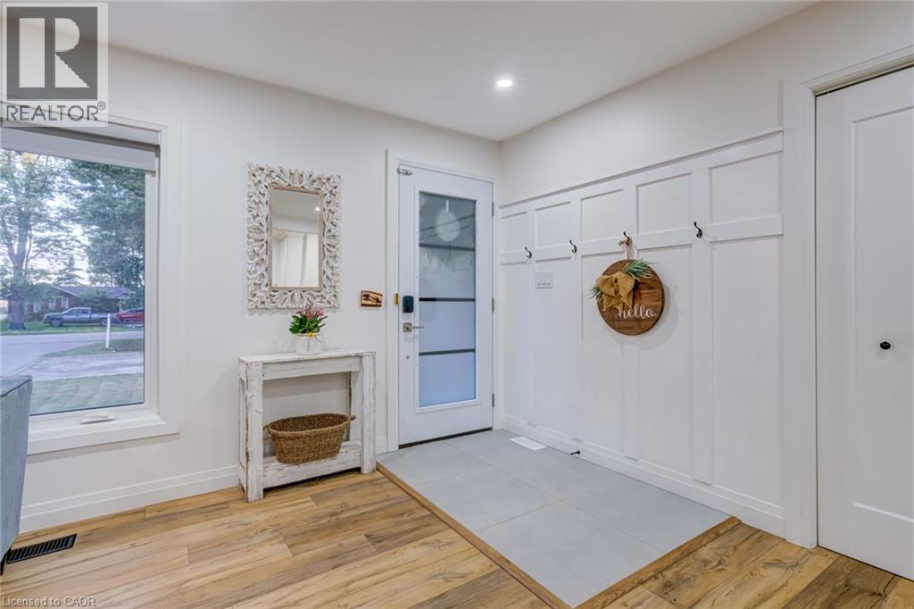 6461 Dickenson Road E, Mount Hope, Ontario  L0R 1W0 - Photo 8 - 40765619