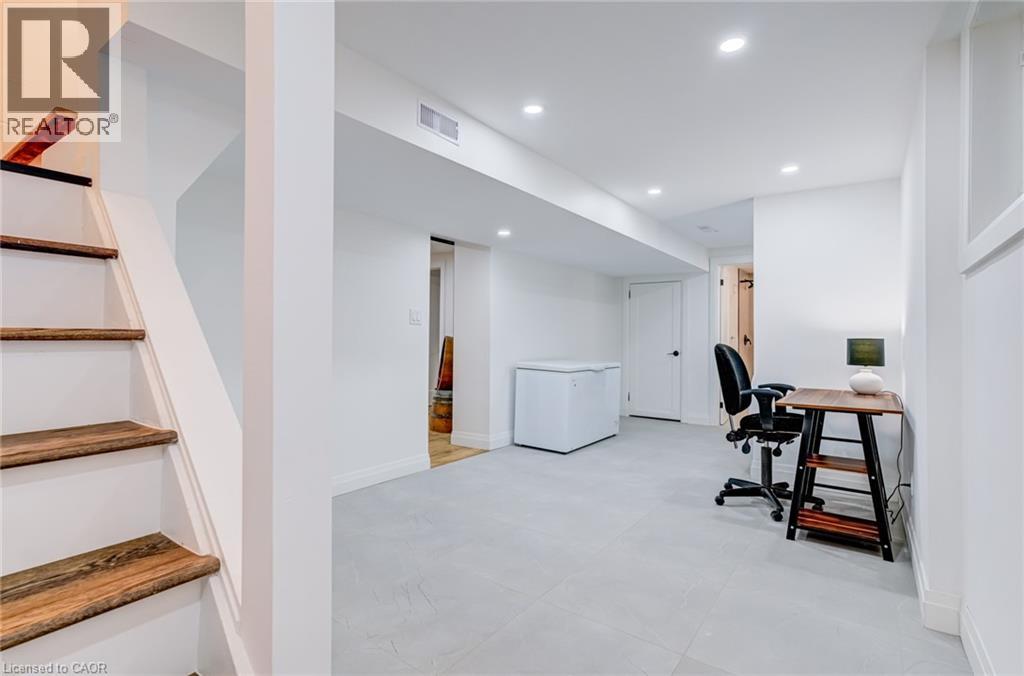 6461 Dickenson Road E, Mount Hope, Ontario  L0R 1W0 - Photo 23 - 40765619