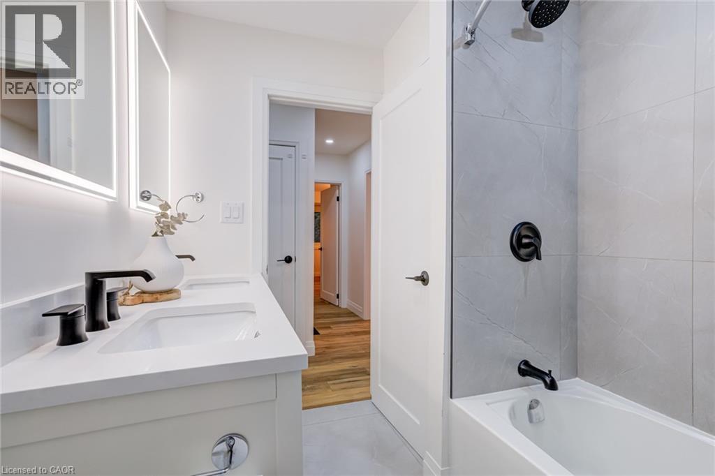 6461 Dickenson Road E, Mount Hope, Ontario  L0R 1W0 - Photo 22 - 40765619