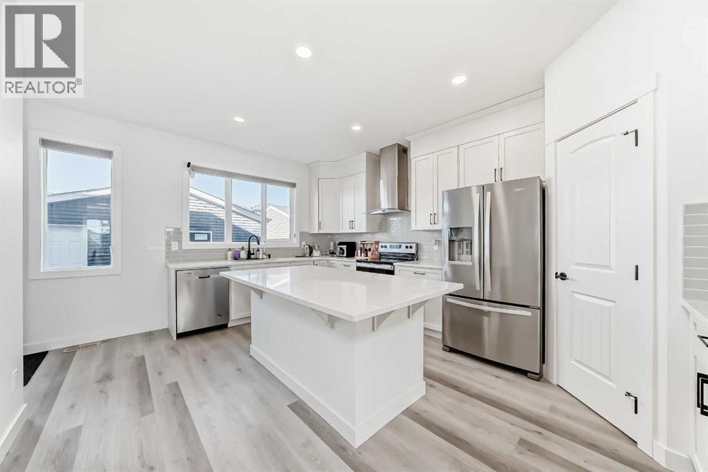109 Chelsea Glen, Chestermere, Alberta  T1X 2P5 - Photo 5 - A2267156