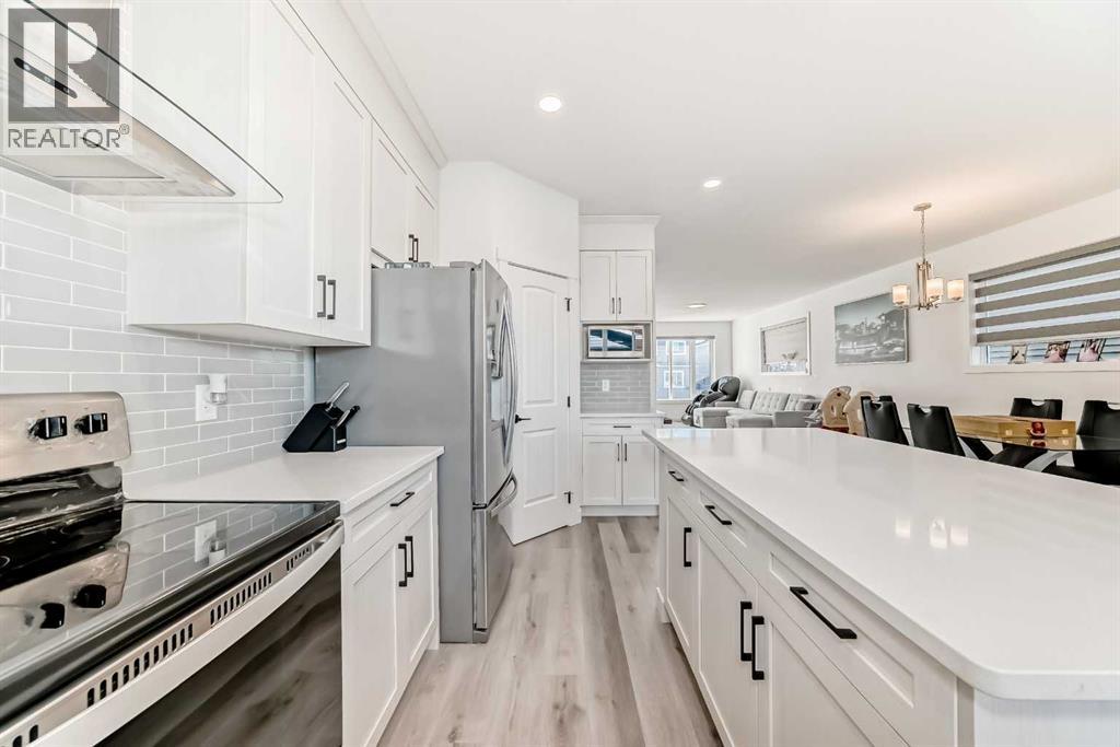 109 Chelsea Glen, Chestermere, Alberta  T1X 2P5 - Photo 6 - A2267156