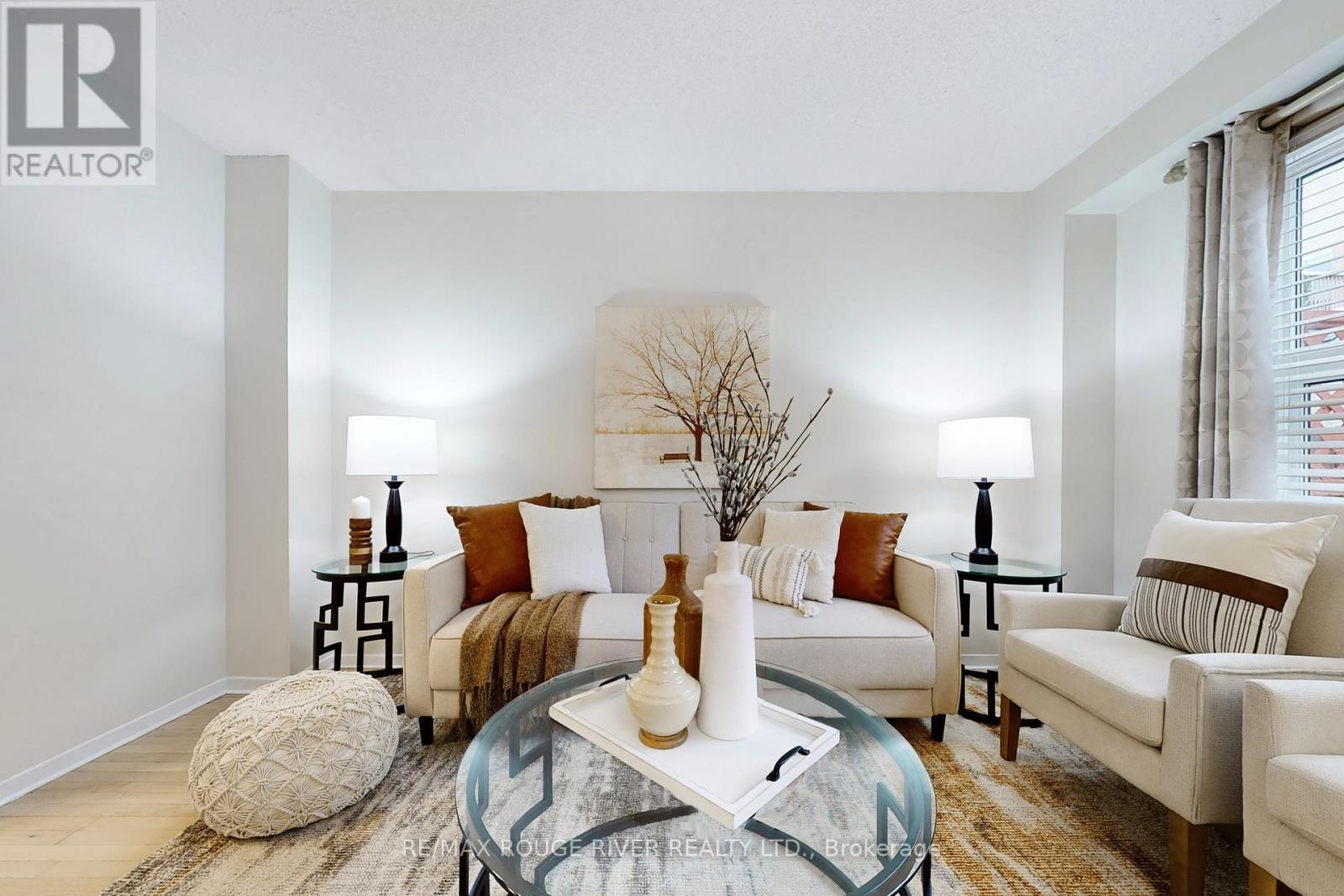 2144 Duberry Drive E, Pickering, Ontario  L1X 2A5 - Photo 4 - E12642700