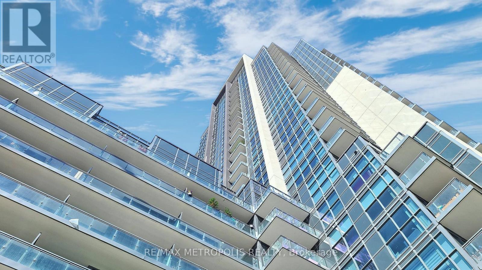 2405 - 30 Meadowglen Place, Toronto, Ontario  M1G 0A6 - Photo 2 - E12642714