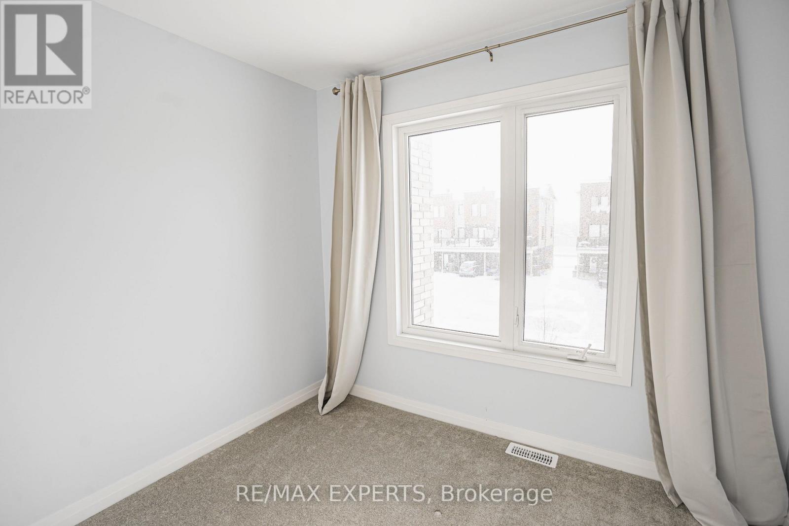 108 Fairlane Avenue, Barrie (Painswick South), Ontario  L9J 0M5 - Photo 19 - S12642720