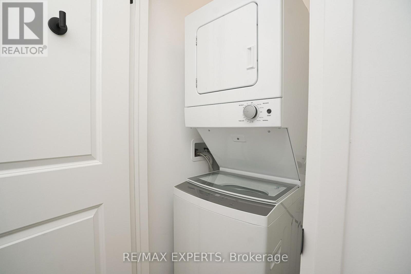 108 Fairlane Avenue, Barrie (Painswick South), Ontario  L9J 0M5 - Photo 29 - S12642720