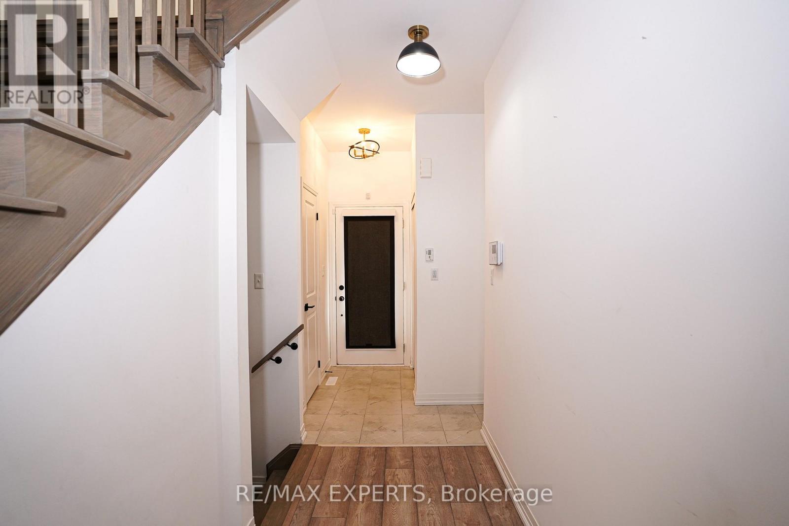 108 Fairlane Avenue, Barrie (Painswick South), Ontario  L9J 0M5 - Photo 3 - S12642720