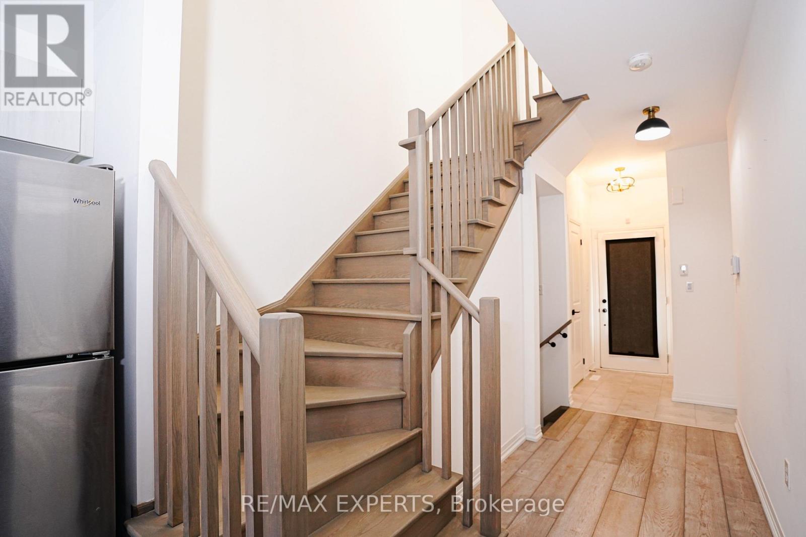 108 Fairlane Avenue, Barrie (Painswick South), Ontario  L9J 0M5 - Photo 4 - S12642720