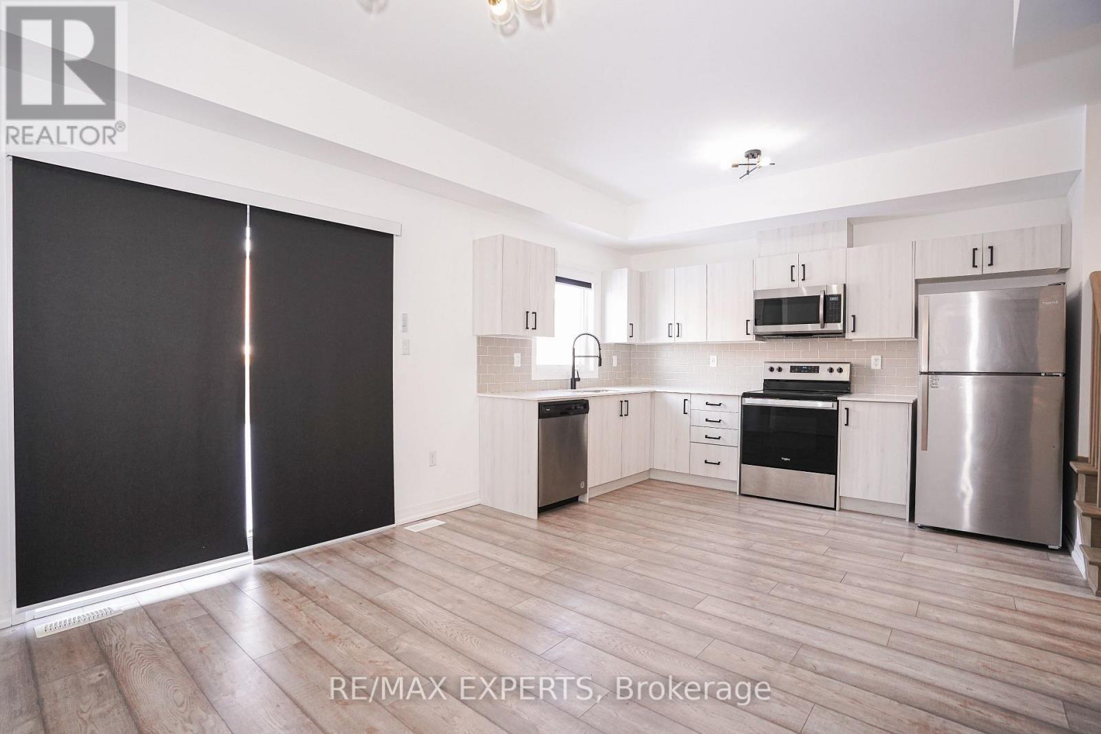 108 Fairlane Avenue, Barrie (Painswick South), Ontario  L9J 0M5 - Photo 8 - S12642720