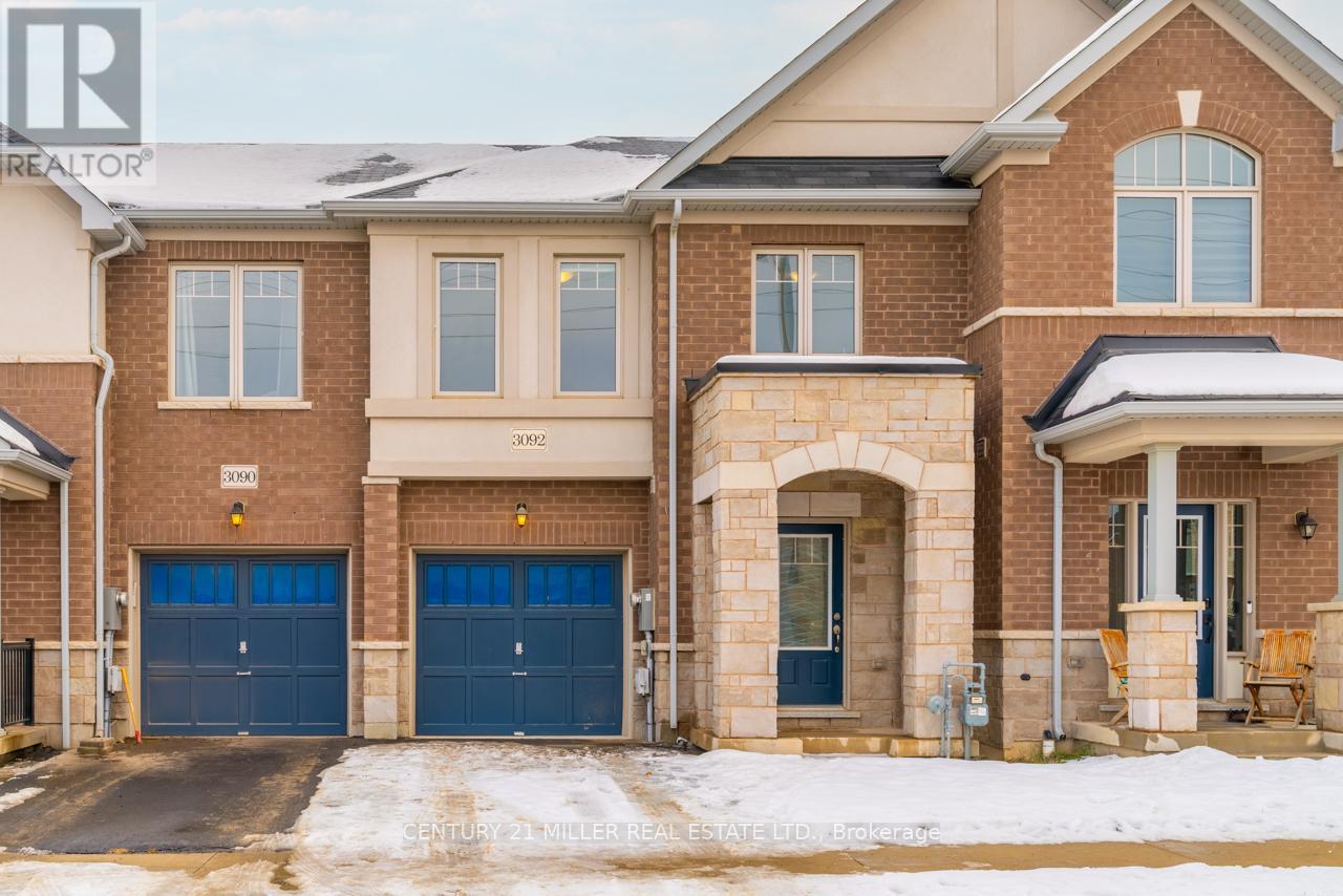 3092 Michelangelo Road, Burlington, Ontario  L7M 0Z6 - Photo 2 - W12642618