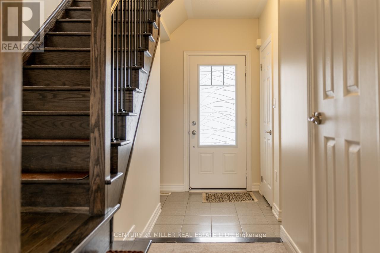 3092 Michelangelo Road, Burlington, Ontario  L7M 0Z6 - Photo 3 - W12642618