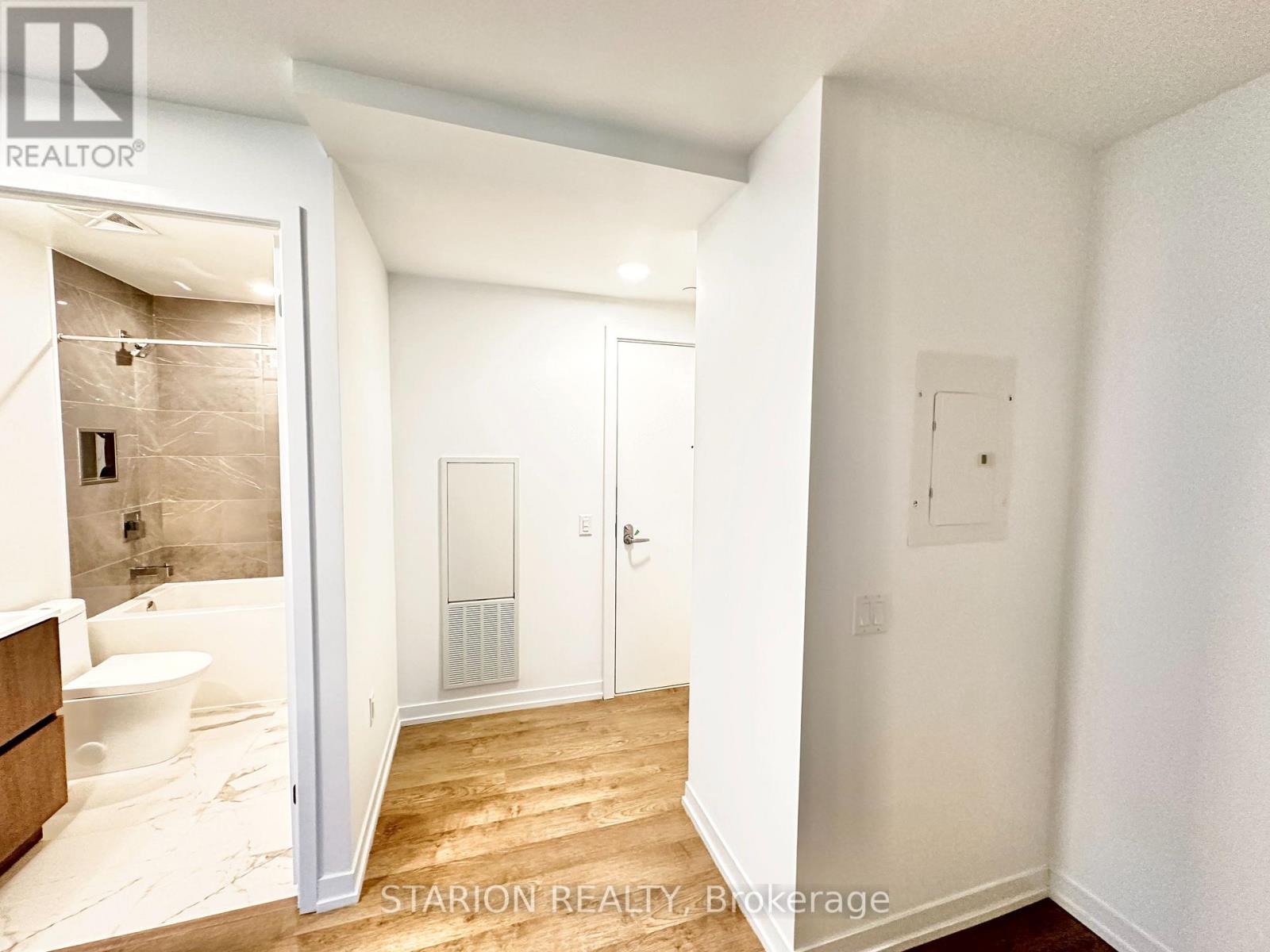 205 - 251 Masonry Way, Mississauga, Ontario  L5H 0B3 - Photo 28 - W12642654