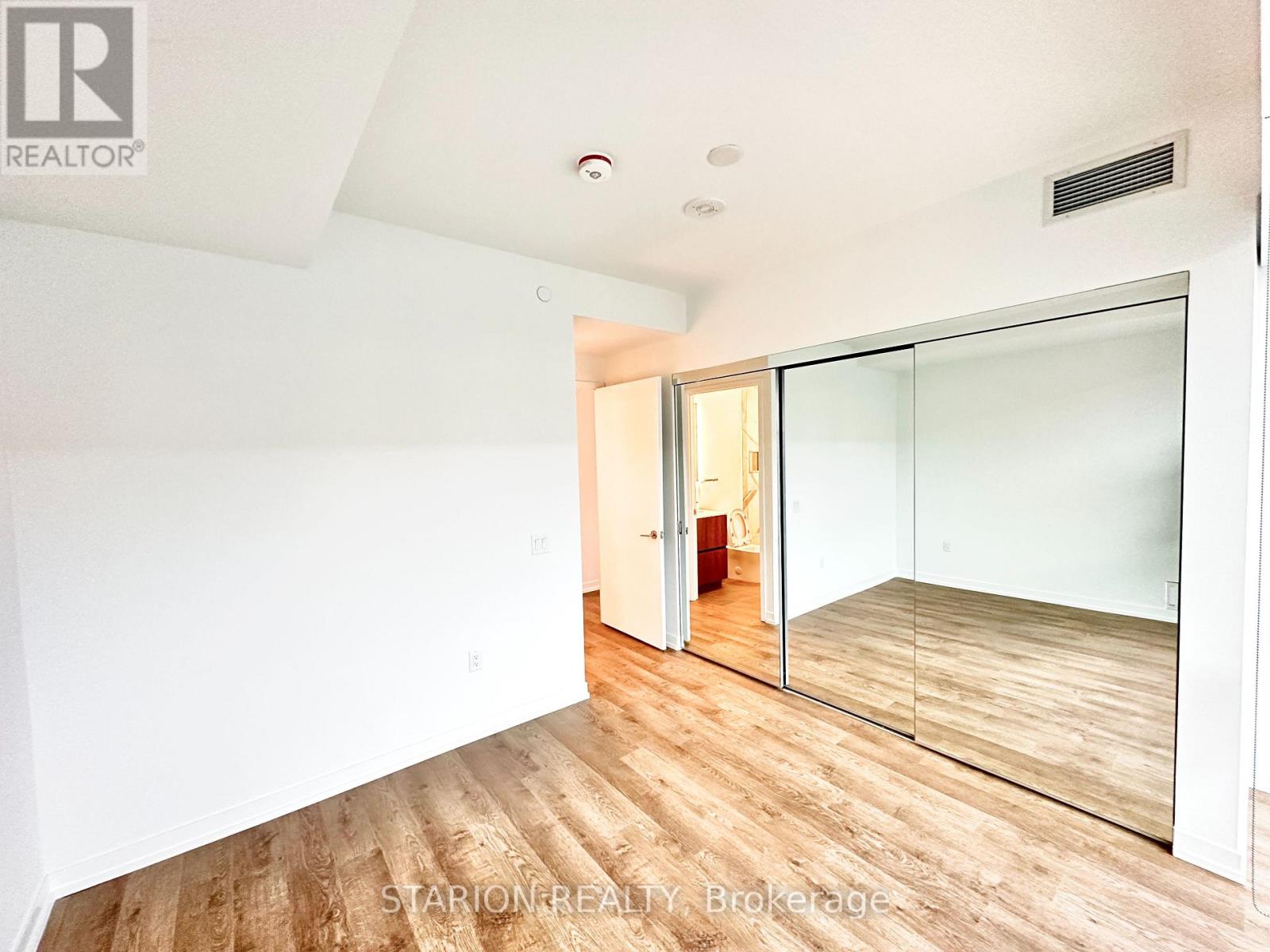 205 - 251 Masonry Way, Mississauga, Ontario  L5H 0B3 - Photo 31 - W12642654