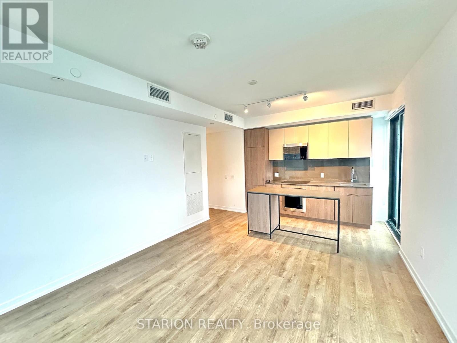 205 - 251 Masonry Way, Mississauga, Ontario  L5H 0B3 - Photo 7 - W12642654