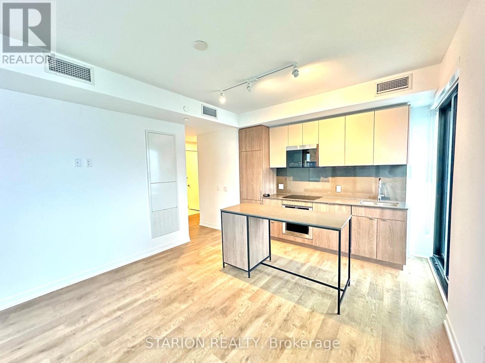 205 - 251 Masonry Way, Mississauga, Ontario  L5H 0B3 - Photo 9 - W12642654