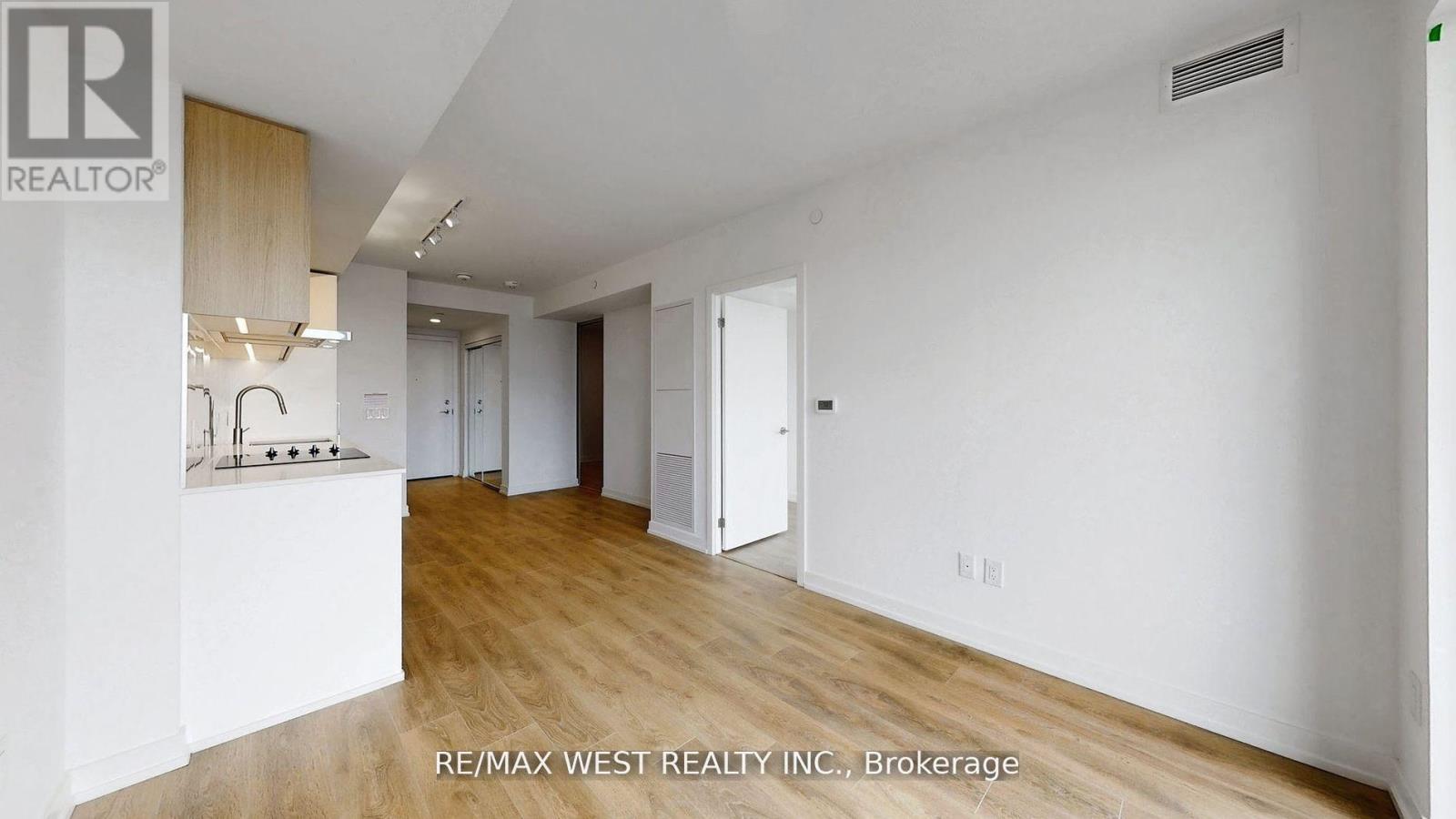 1016 - 1100 Sheppard Avenue W, Toronto, Ontario  M3J 0H1 - Photo 14 - W12642666