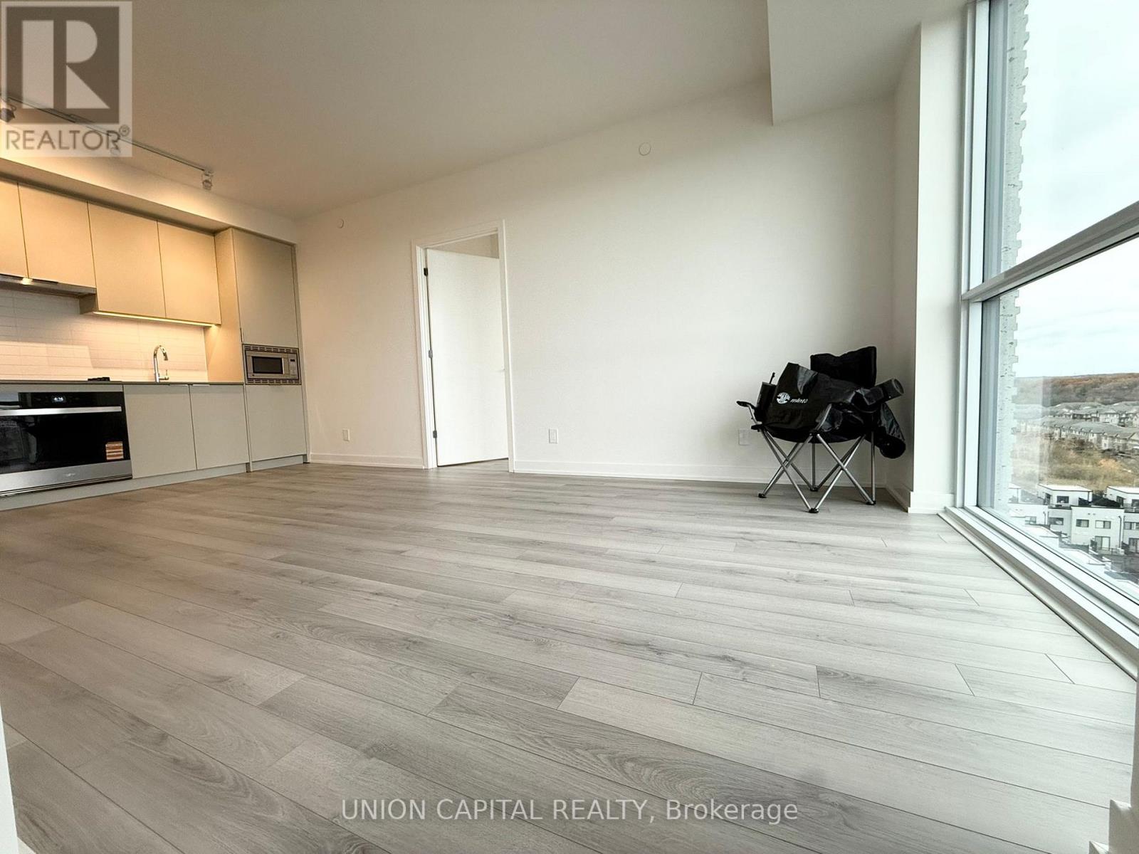 1203 - 3071 Trafalgar Road, Oakville, Ontario  L6H 8C6 - Photo 6 - W12642676