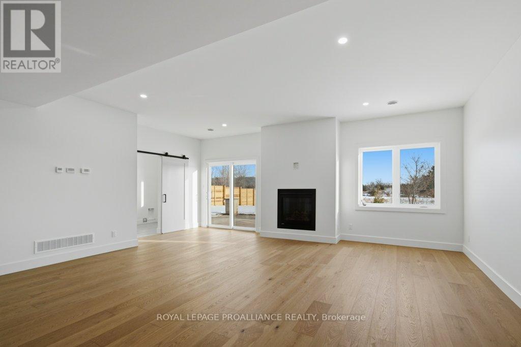 39 Fraser Drive, Quinte West, Ontario  K0K 1E0 - Photo 12 - X12642808