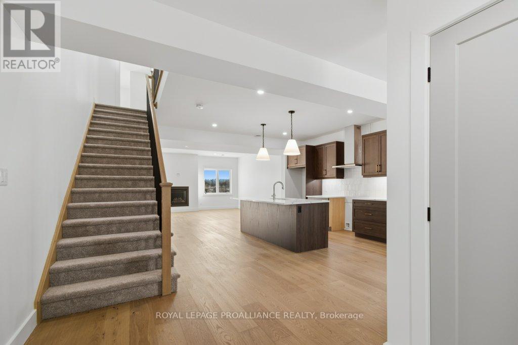 39 Fraser Drive, Quinte West, Ontario  K0K 1E0 - Photo 4 - X12642808