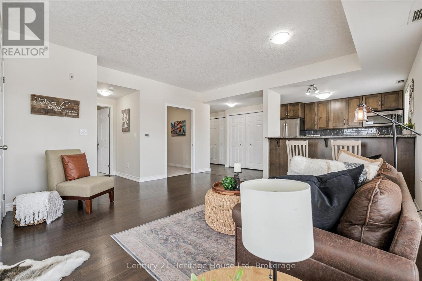 402 - 901 Paisley Road, Guelph, Ontario  N1K 0A7 - Photo 8 - X12642762