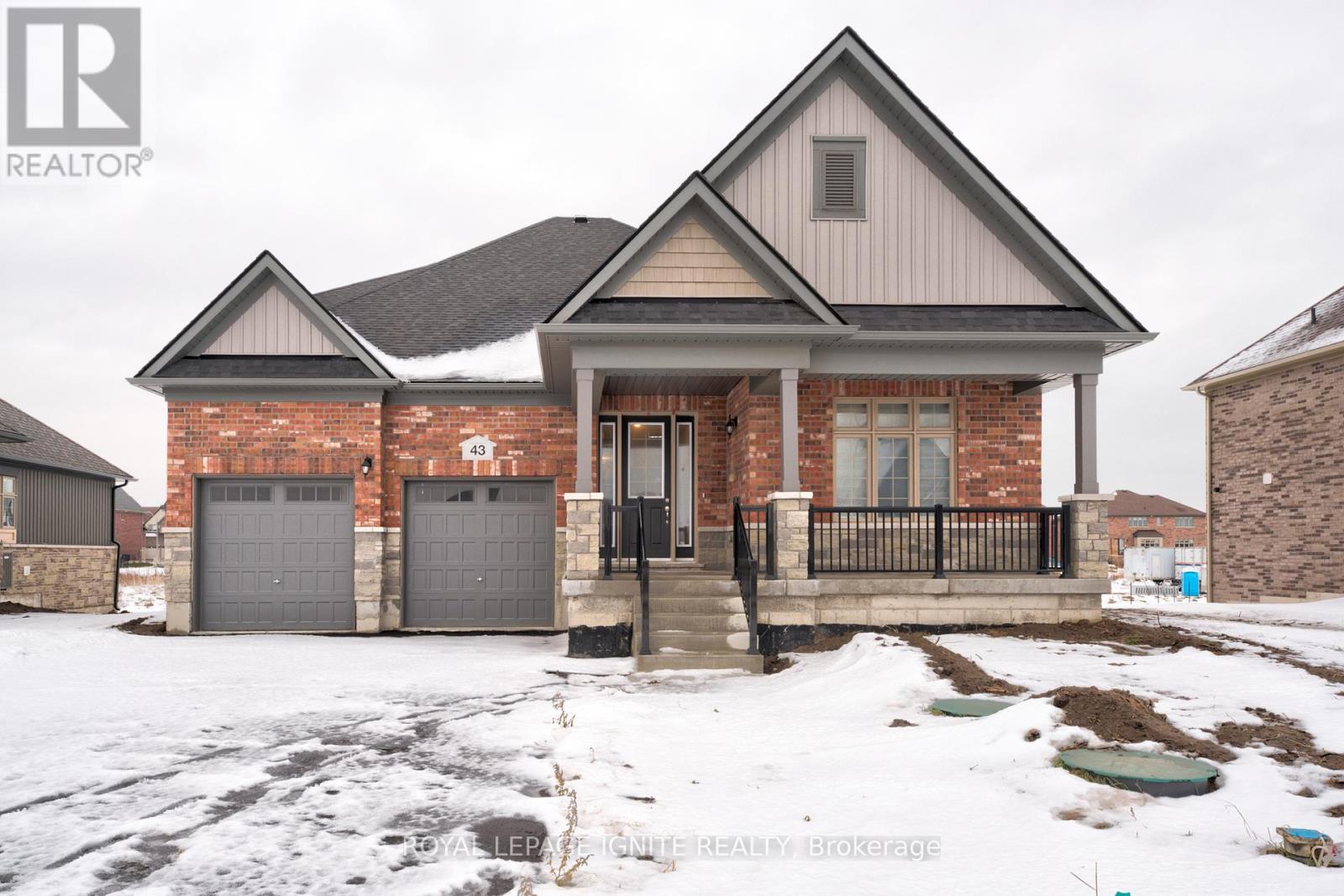 43 EAST VISTA TERRACE, Quinte West, Ontario