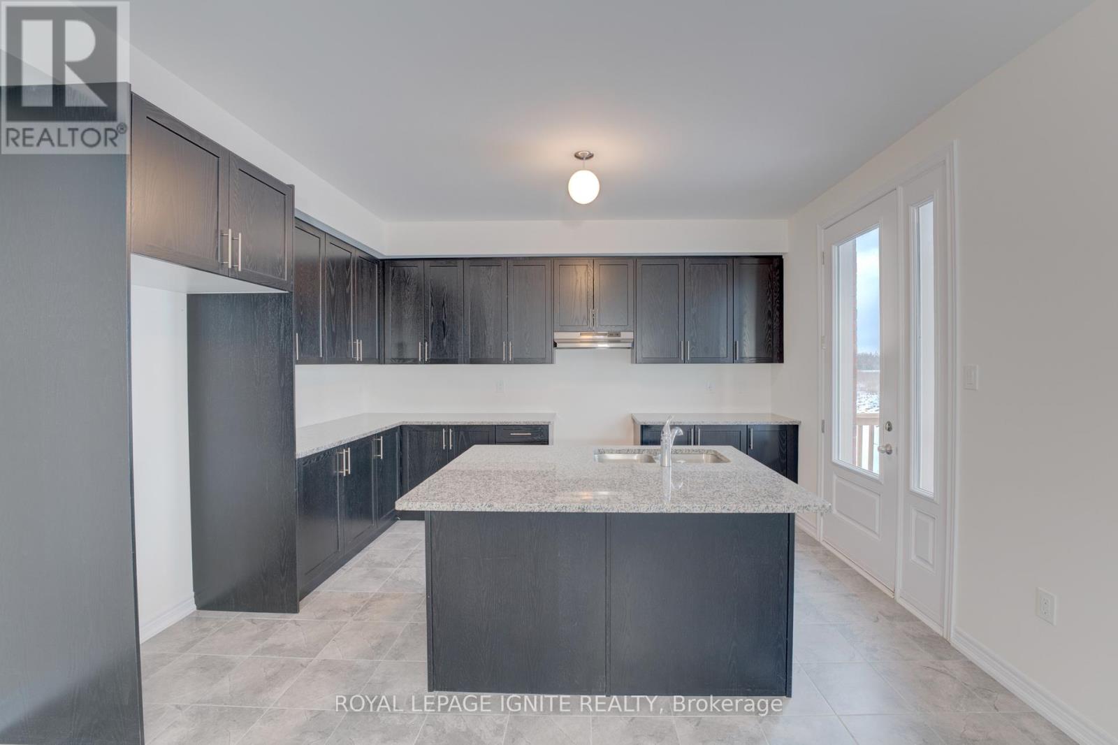 43 East Vista Terrace, Quinte West, Ontario  K0K 1L0 - Photo 10 - X12642680