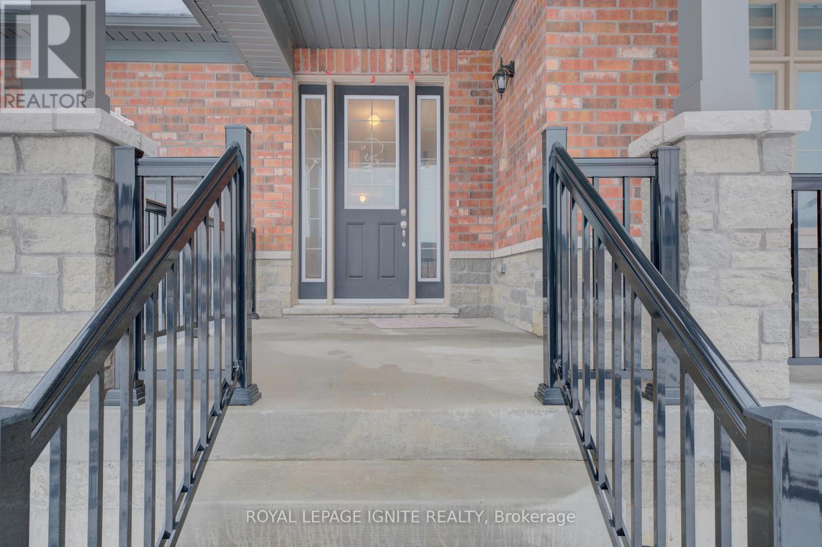 43 East Vista Terrace, Quinte West, Ontario  K0K 1L0 - Photo 2 - X12642680